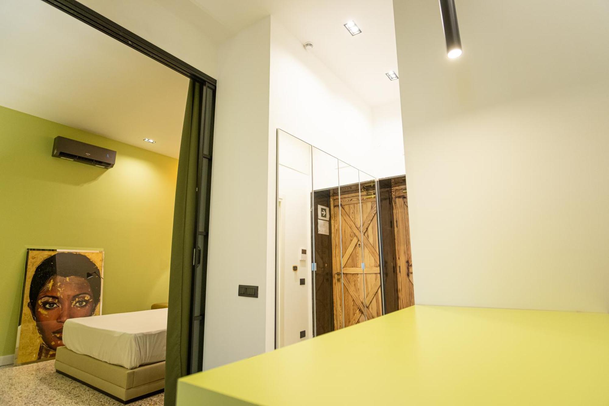 Palazzo Sebeto * Napels