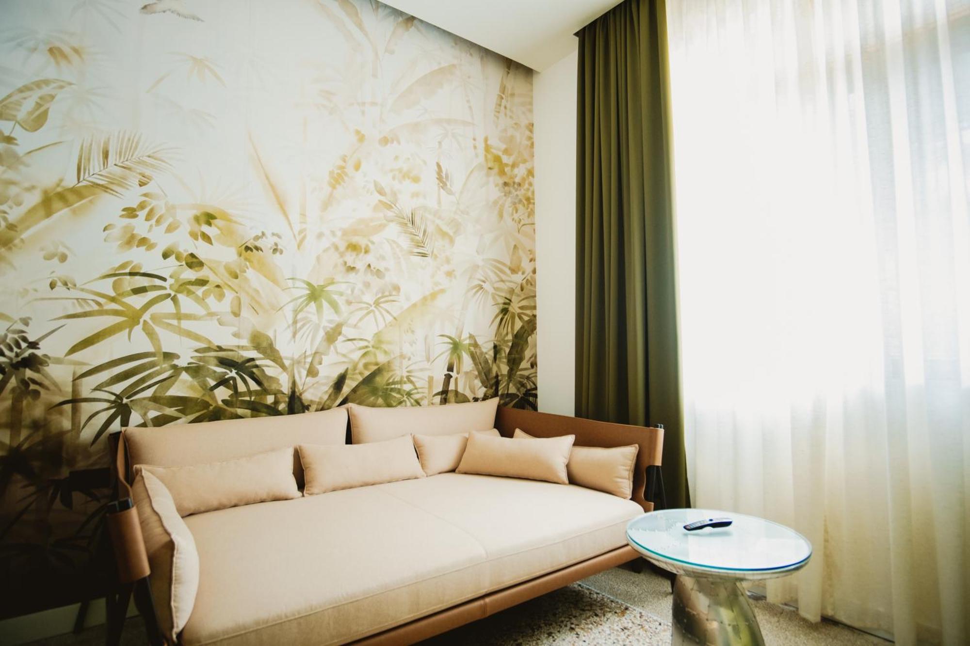 Palazzo Sebeto Aparthotel